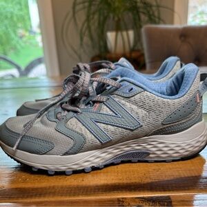 New Balance 410 Trail Women’s size 9